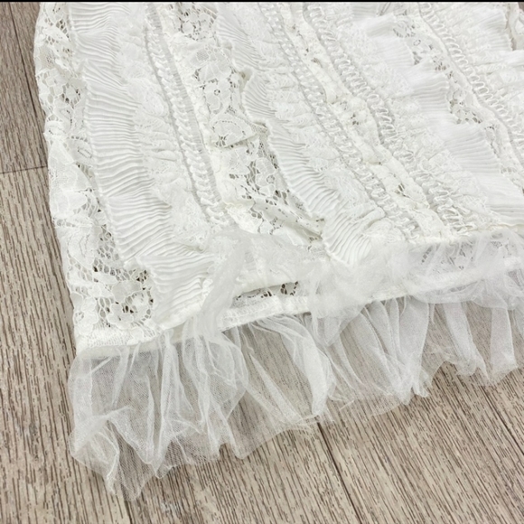 1 M Left 💕NEW POL lace pleated ruffle top - Picture 8 of 14